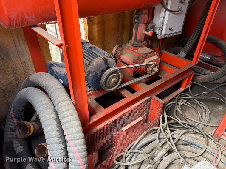 image for item FT6900 (2) vacuum systems