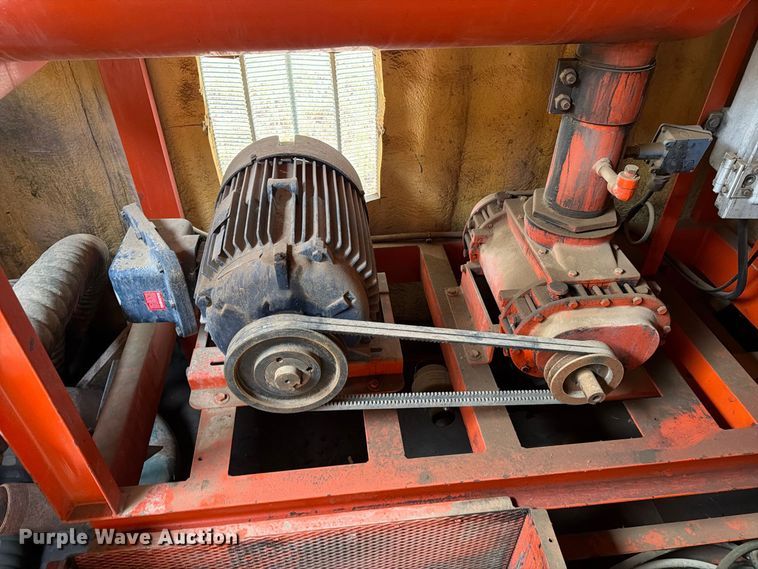 image for item FT6900 (2) vacuum systems