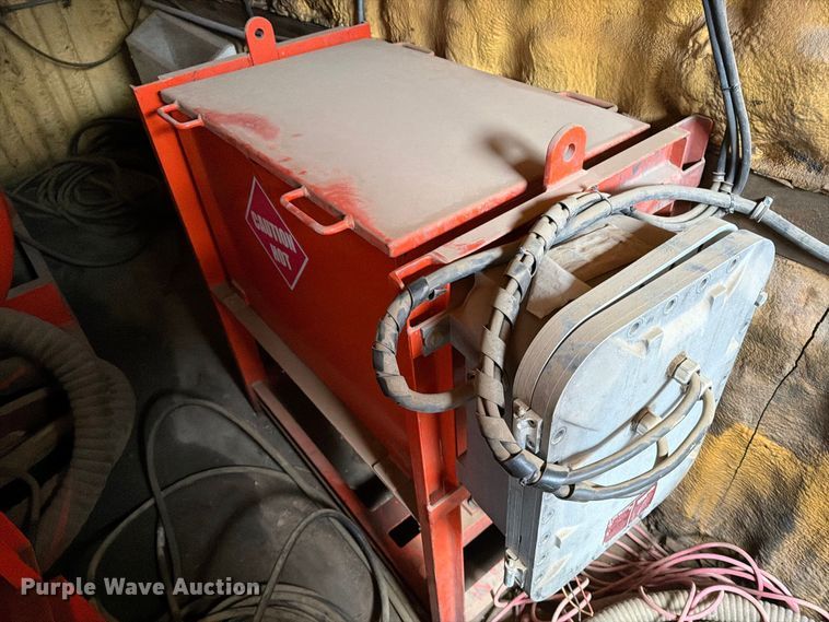 image for item FT6900 (2) vacuum systems