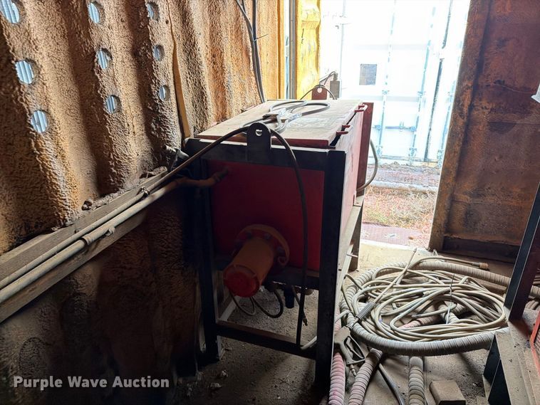 image for item FT6900 (2) vacuum systems