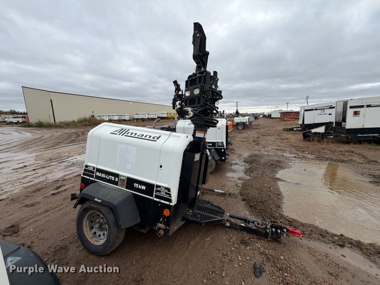 image for item FT6929 (3) Allmand Maxi-Lite II light towers