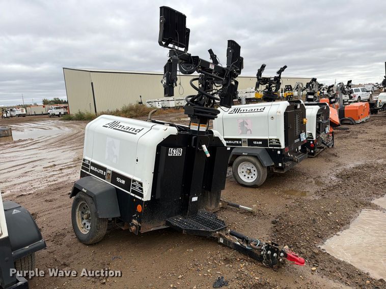 image for item FT6929 (3) Allmand Maxi-Lite II light towers