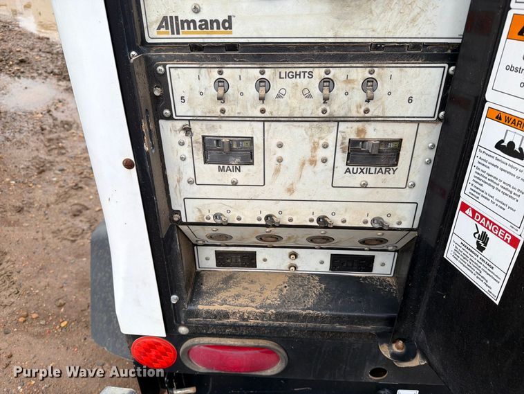 image for item FT6929 (3) Allmand Maxi-Lite II light towers