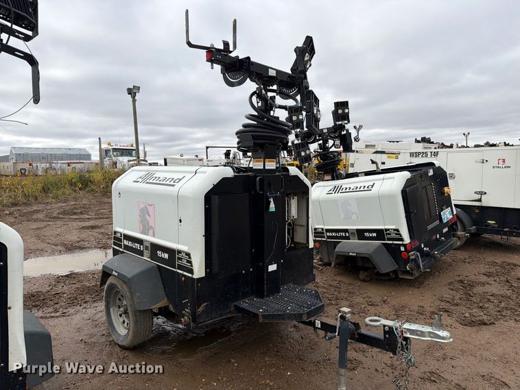 image for item FT6929 (3) Allmand Maxi-Lite II light towers