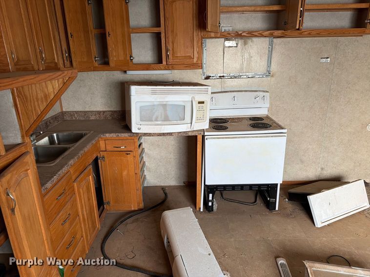 image for item FT6931 2005 Teton Homes skid mounted living quarters