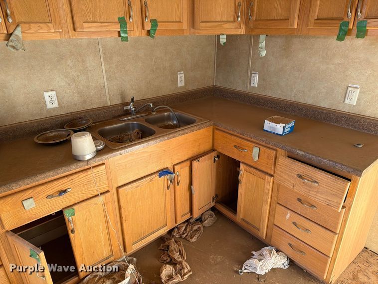 image for item FT6934 2010 Teton Buildings skid mounted living quarters