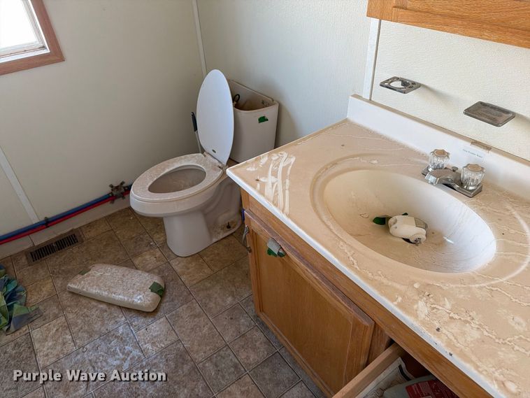 image for item FT6934 2010 Teton Buildings skid mounted living quarters