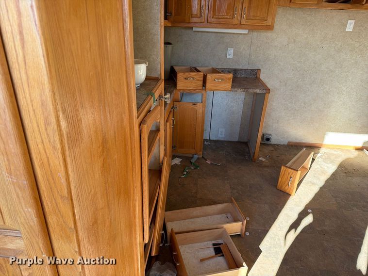 image for item FT6937 2004 Teton Homes skid mounted living quarters