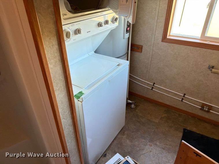 image for item FT6937 2004 Teton Homes skid mounted living quarters