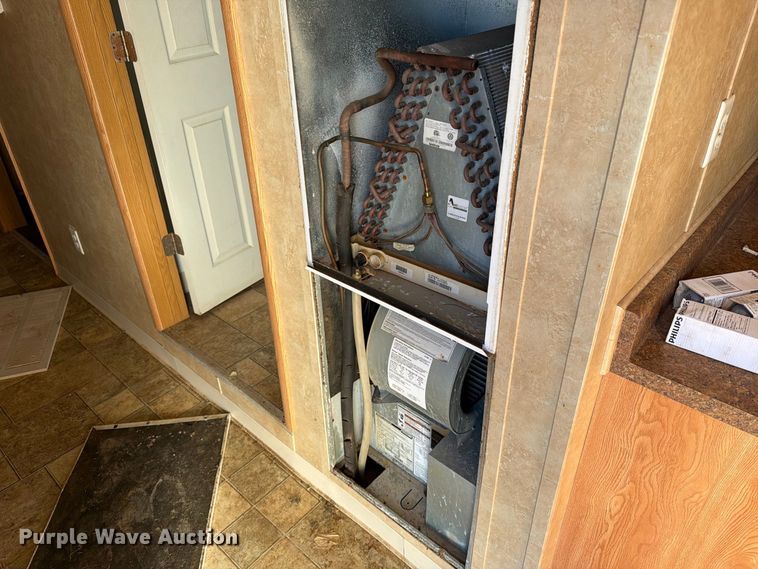 image for item FT6938 2011 Teton Buildings skid mounted living quarters