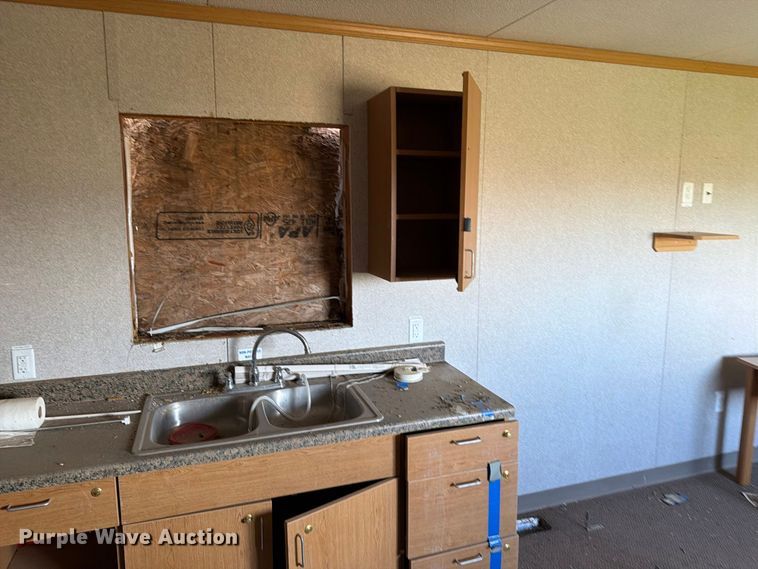 image for item FT6939 Builders Choice skid mounted living quarters