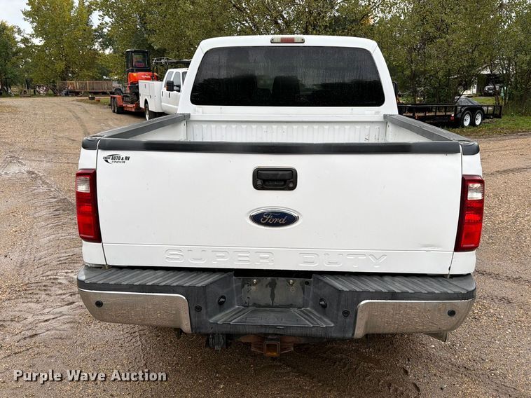 image for item FT6943 2011 Ford F250 Super Duty Crew Cab pickup truck