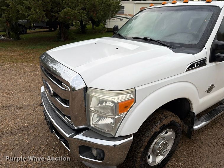 image for item FT6943 2011 Ford F250 Super Duty Crew Cab pickup truck