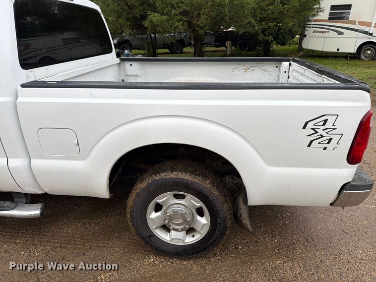 image for item FT6943 2011 Ford F250 Super Duty Crew Cab pickup truck