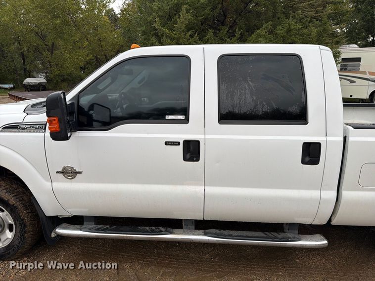 image for item FT6943 2011 Ford F250 Super Duty Crew Cab pickup truck