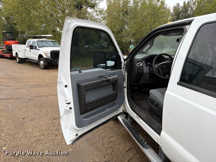 image for item FT6943 2011 Ford F250 Super Duty Crew Cab pickup truck