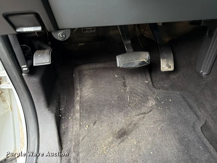 image for item FT6943 2011 Ford F250 Super Duty Crew Cab pickup truck