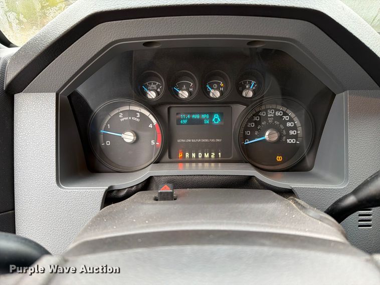image for item FT6943 2011 Ford F250 Super Duty Crew Cab pickup truck