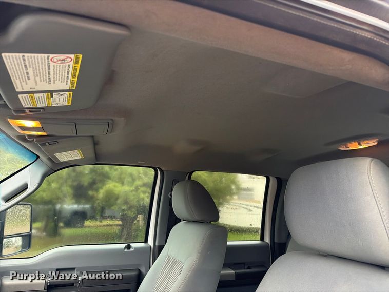 image for item FT6943 2011 Ford F250 Super Duty Crew Cab pickup truck