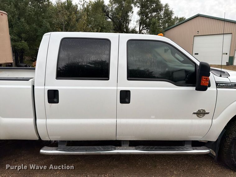 image for item FT6943 2011 Ford F250 Super Duty Crew Cab pickup truck