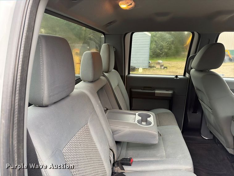 image for item FT6943 2011 Ford F250 Super Duty Crew Cab pickup truck