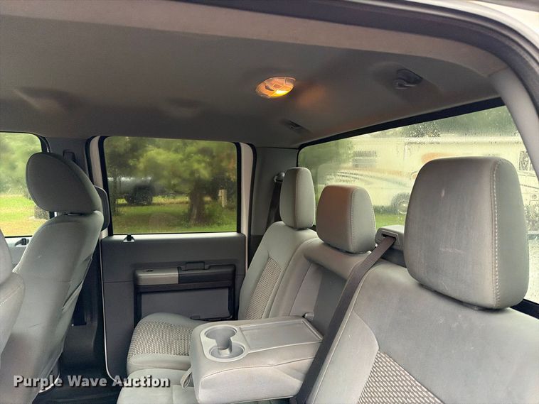image for item FT6943 2011 Ford F250 Super Duty Crew Cab pickup truck
