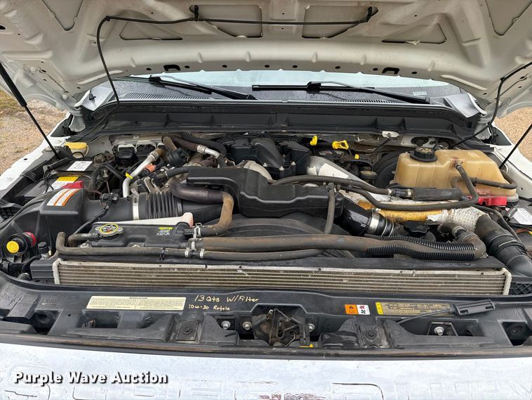 image for item FT6943 2011 Ford F250 Super Duty Crew Cab pickup truck