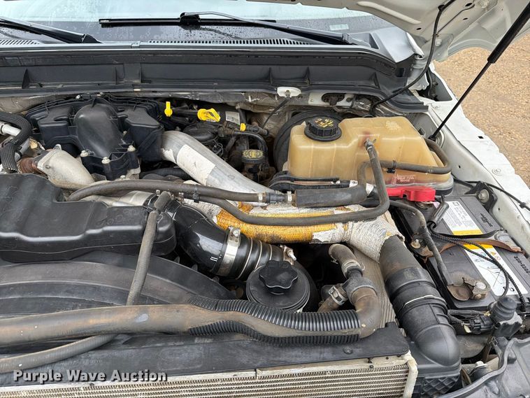 image for item FT6943 2011 Ford F250 Super Duty Crew Cab pickup truck