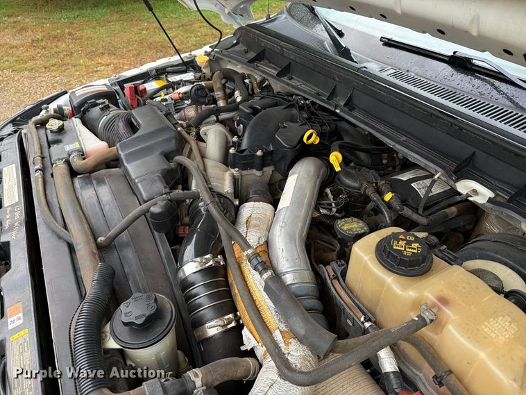 image for item FT6943 2011 Ford F250 Super Duty Crew Cab pickup truck