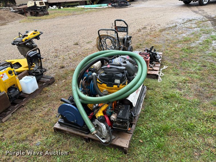 image for item FT6945 Assorted tools