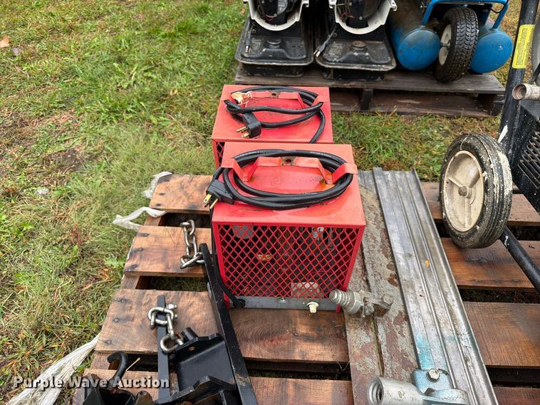 image for item FT6945 Assorted tools