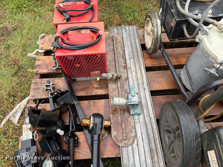 image for item FT6945 Assorted tools