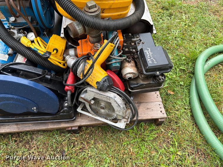 image for item FT6945 Assorted tools