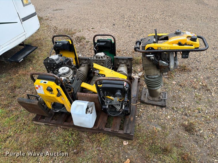 image for item FT6946 (5) plate compactors