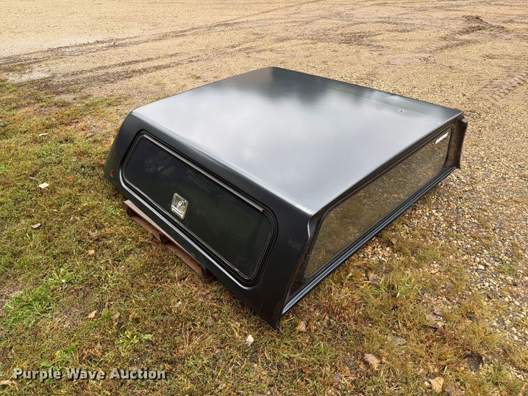 image for item FT6947 Leer pickup truck topper