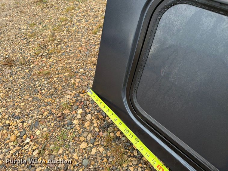 image for item FT6947 Leer pickup truck topper