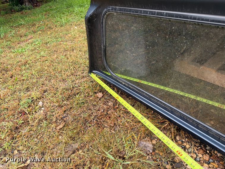 image for item FT6947 Leer pickup truck topper