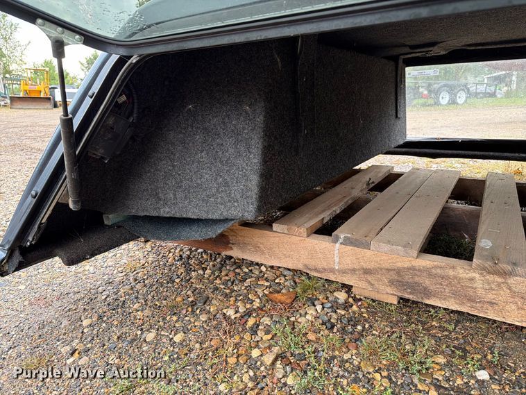image for item FT6947 Leer pickup truck topper
