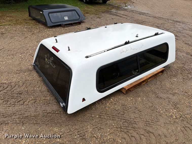 image for item FT6948 Leer pickup truck topper