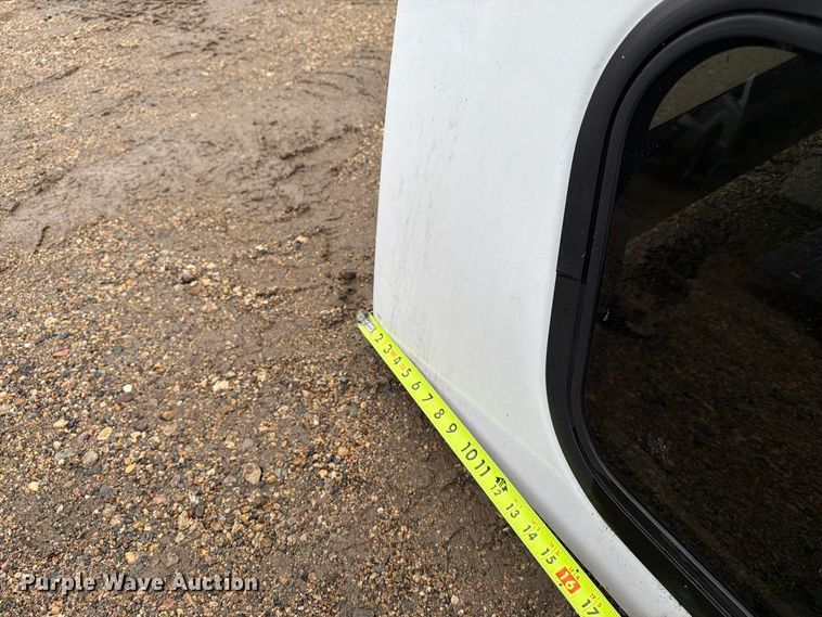 image for item FT6948 Leer pickup truck topper