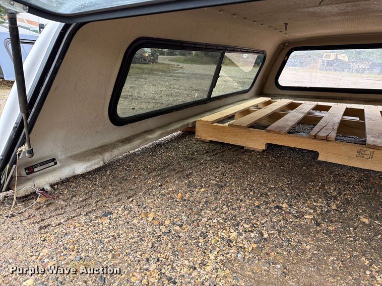 image for item FT6948 Leer pickup truck topper