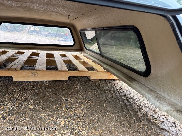 image for item FT6948 Leer pickup truck topper