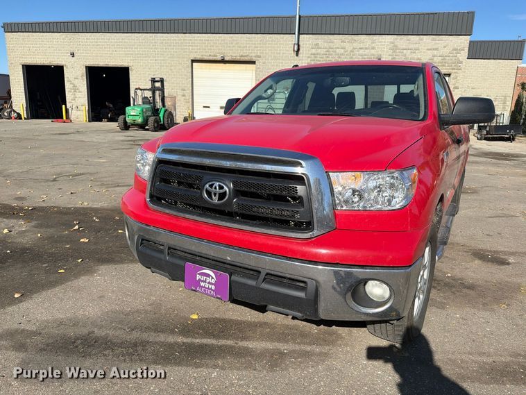 image for item FT7560 2013 Toyota Tundra Ext. Cab pickup truck