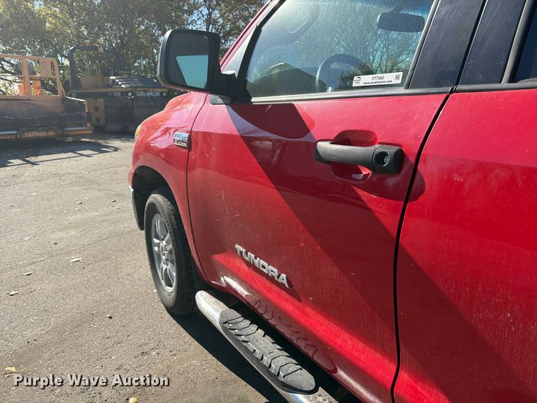 image for item FT7560 2013 Toyota Tundra Ext. Cab pickup truck