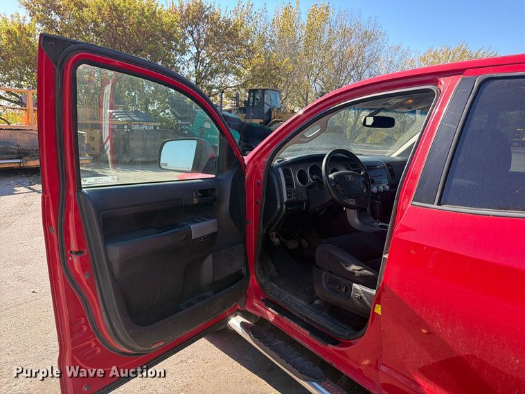 image for item FT7560 2013 Toyota Tundra Ext. Cab pickup truck