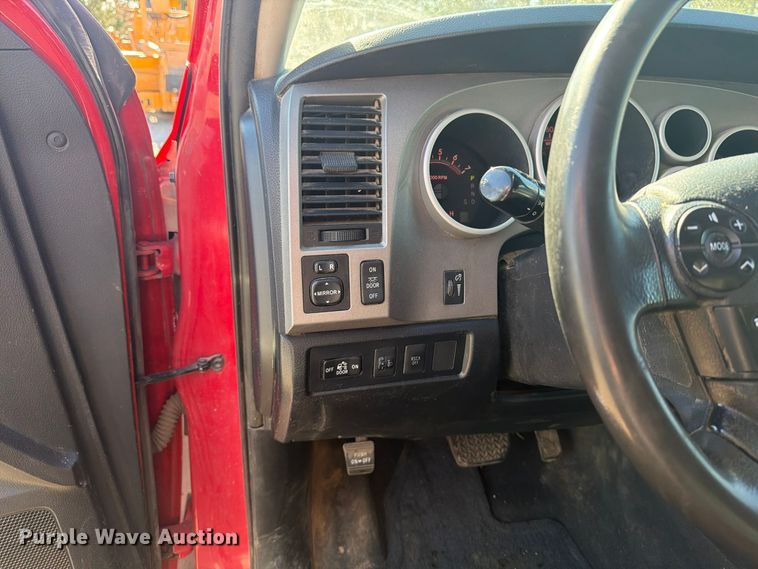image for item FT7560 2013 Toyota Tundra Ext. Cab pickup truck
