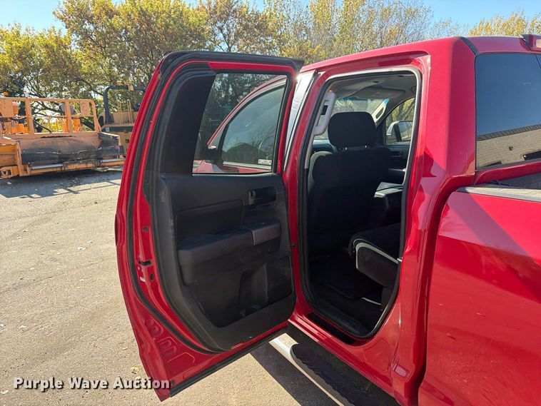 image for item FT7560 2013 Toyota Tundra Ext. Cab pickup truck