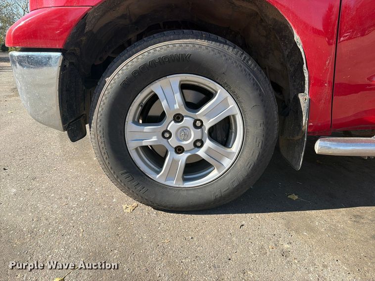 image for item FT7560 2013 Toyota Tundra Ext. Cab pickup truck