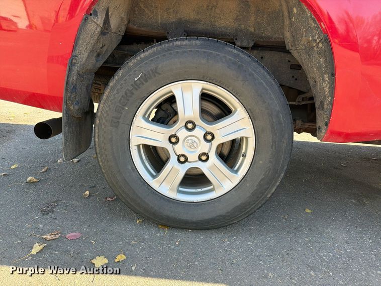 image for item FT7560 2013 Toyota Tundra Ext. Cab pickup truck