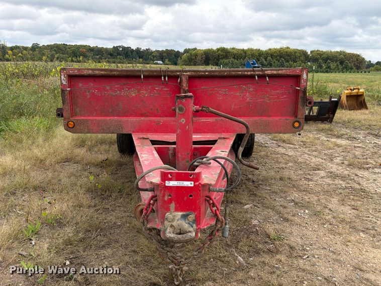 image for item FT8142 1997 Towmaster trailer